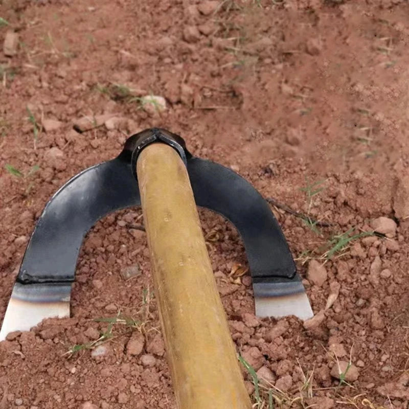 Enxada Furada Profissional de Aço Carbono – Capina e Afrouxamento do Solo Sem Esforço